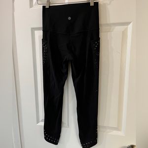 Athleta XS salutation stash pocket I laser cut 7/8 tight perfect